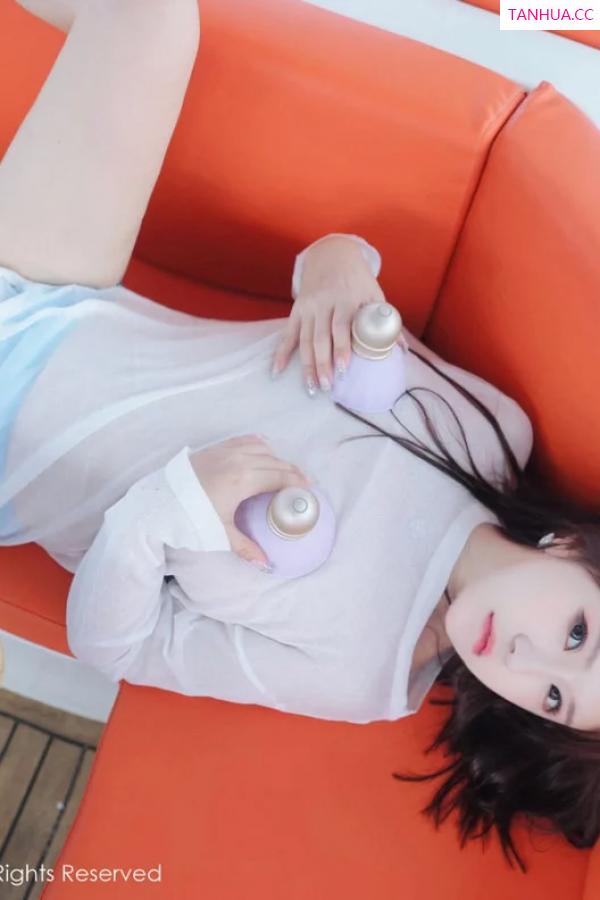   [XiuRen]高清写真图 2024.01.02 No.7898 小薯条nienie 游艇美腿第10张图片